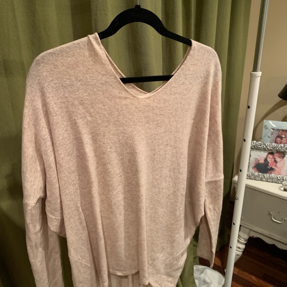Hyped unicorn size S/M tan light weight sweater back longer than front, 3/4 sl